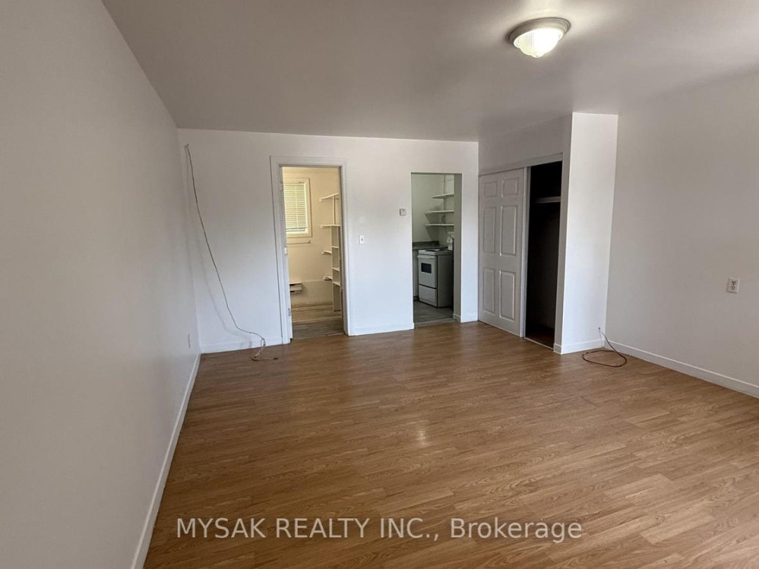560 WEST STREET S, 