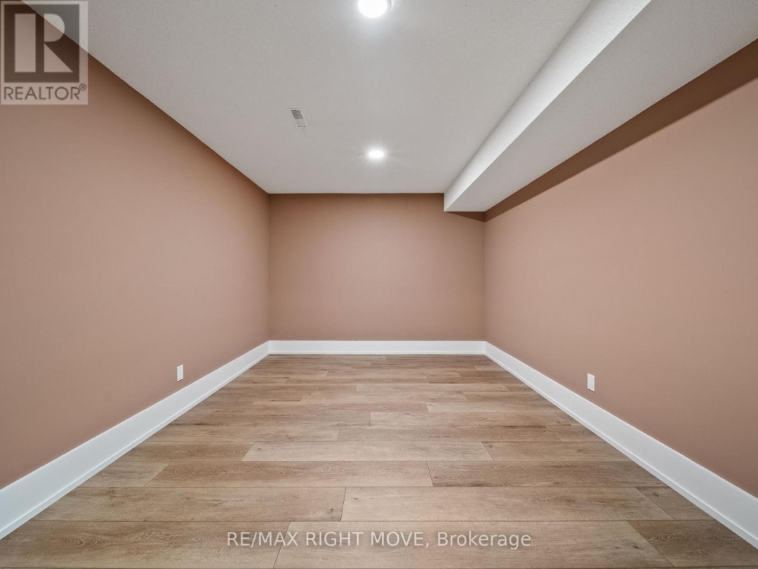 1348 HAWK RIDGE CRESCENT, 