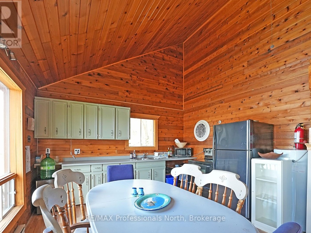 1017 Dunn Road, Haliburton Lake