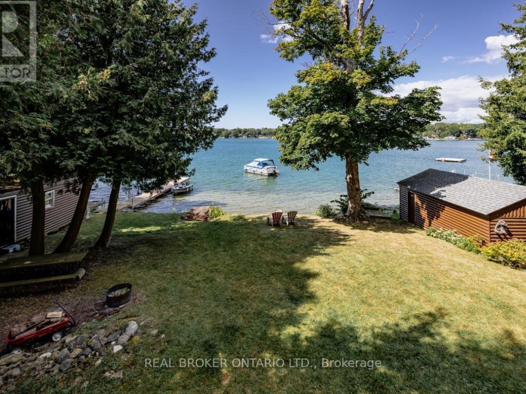 70 Ivy Lane, Lake Simcoe