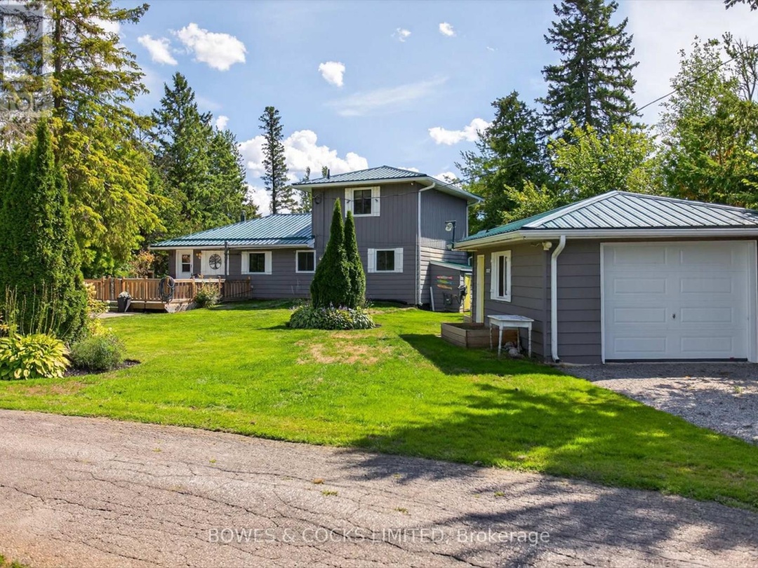 32 STURGEON GLEN ROAD, 