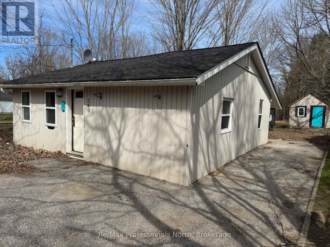 360 MUSKOKA BEACH ROAD, 