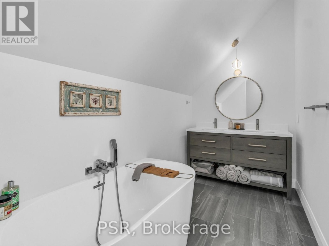 1028 Marshall Drive, Pine Lake