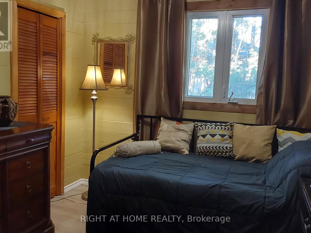 2323 Lakeshore Drive, Lake Simcoe