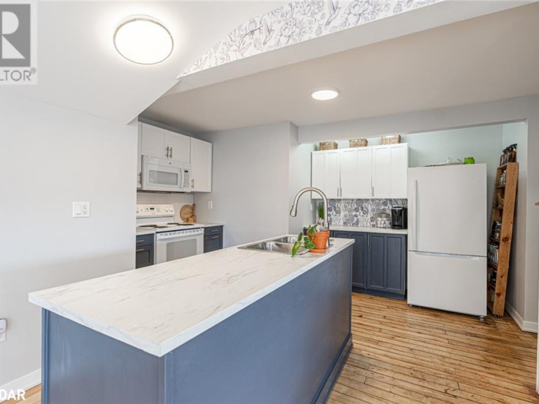 9866 COUNTY ROAD 93, Penetanguishene