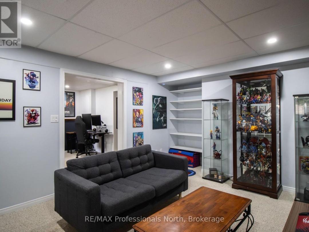 36 B SPENCER STREET, 