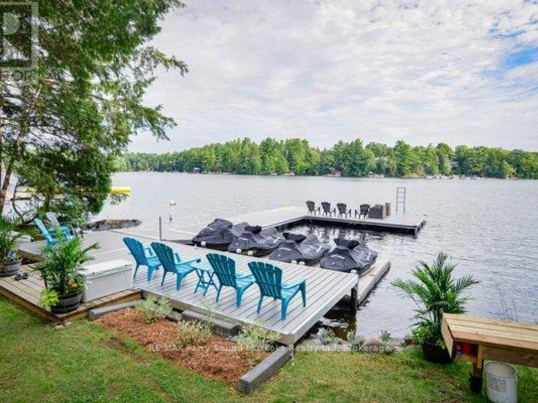 13 Shady Lane, Otter Lake