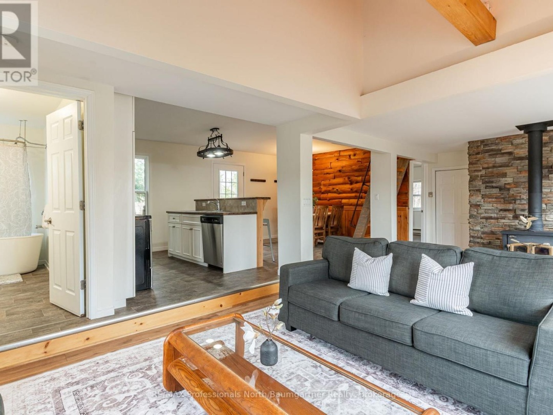1071 Crabbe Lane, Cranberry Lake