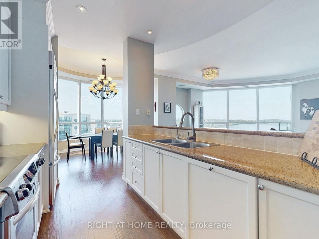 PH06 - 37 ELLEN STREET, 