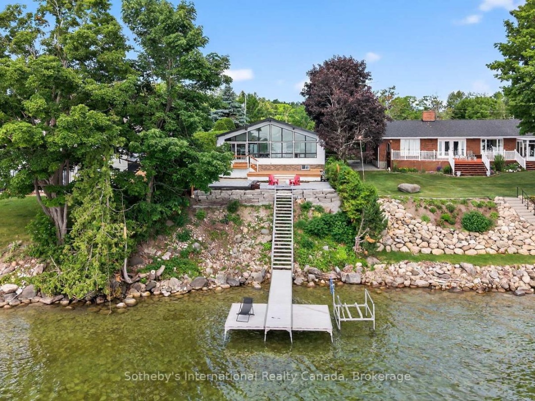 211 MOON POINT DRIVE, 