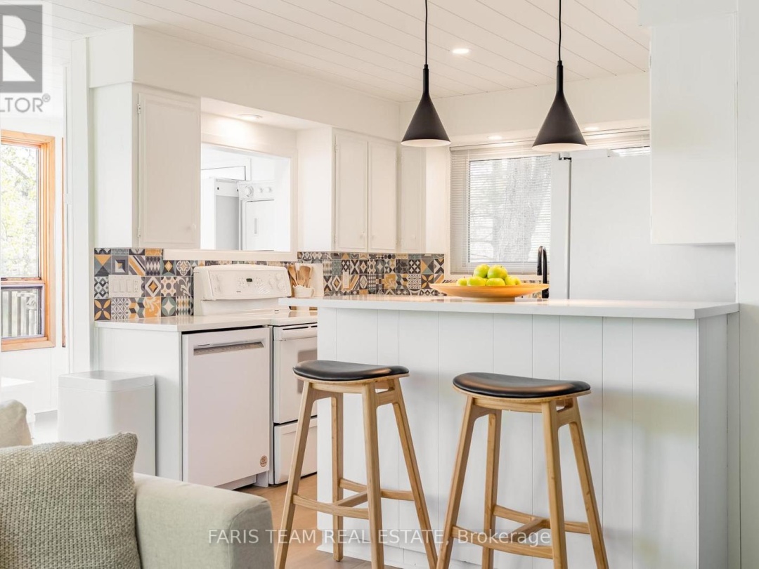 1010 Sanderson Road, Clearwater Lake