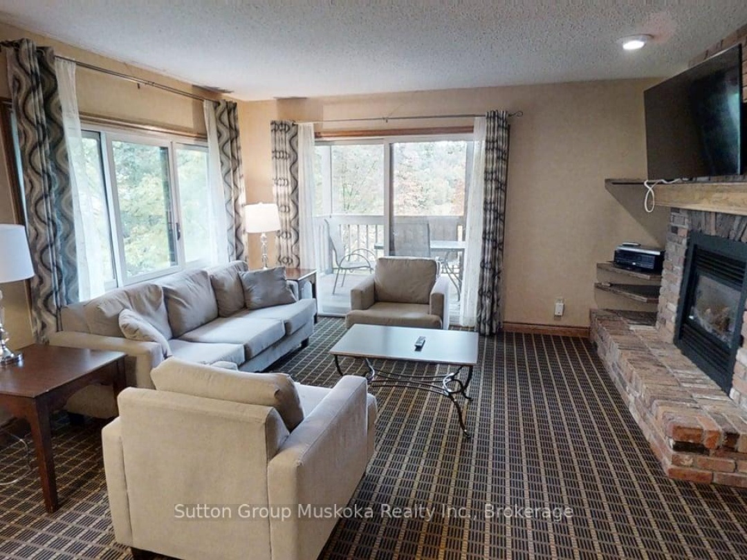 27-202 GOLFVIEW - DEERHURST DRIVE, 