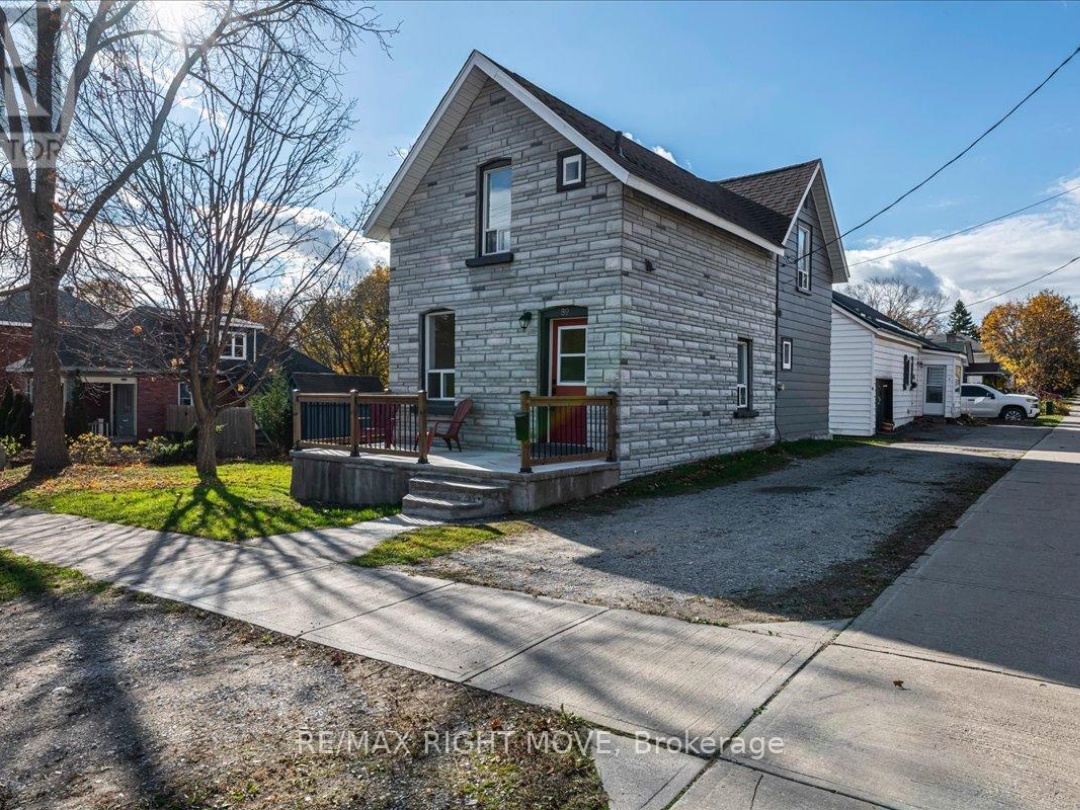 89 DOUGLAS STREET, Orillia