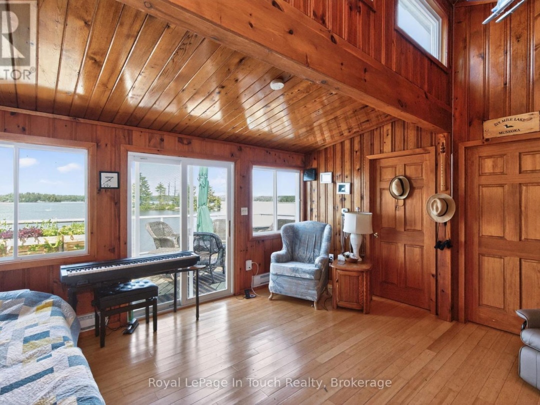 4 IS 270 GEORGIAN BAY ISLAND, 