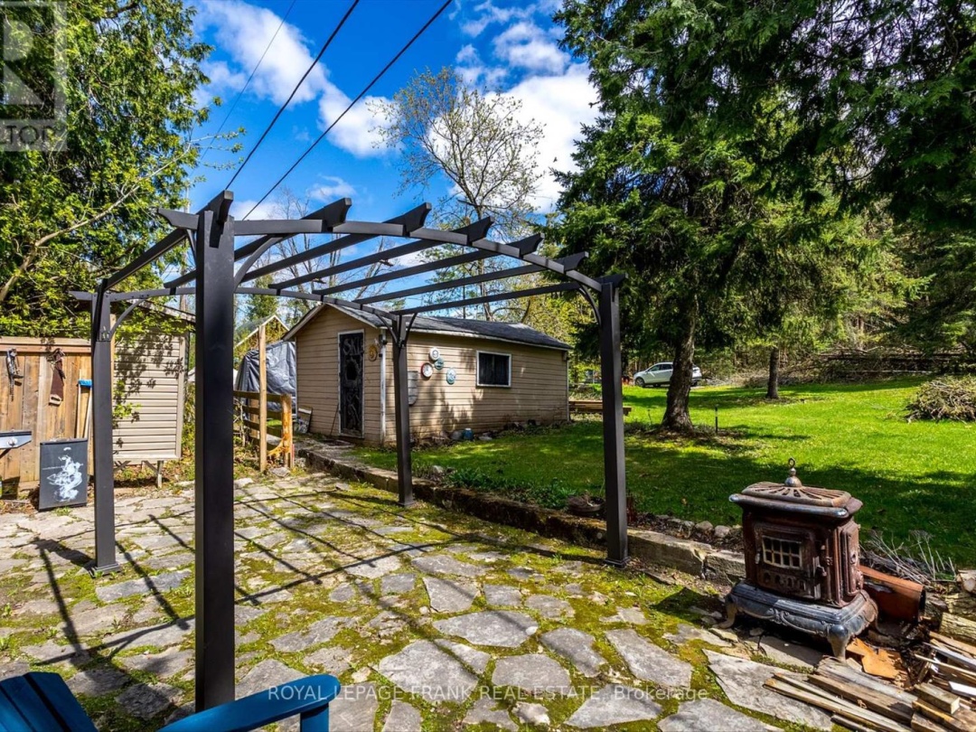 8 DAISY TRAIL, Sturgeon Lake