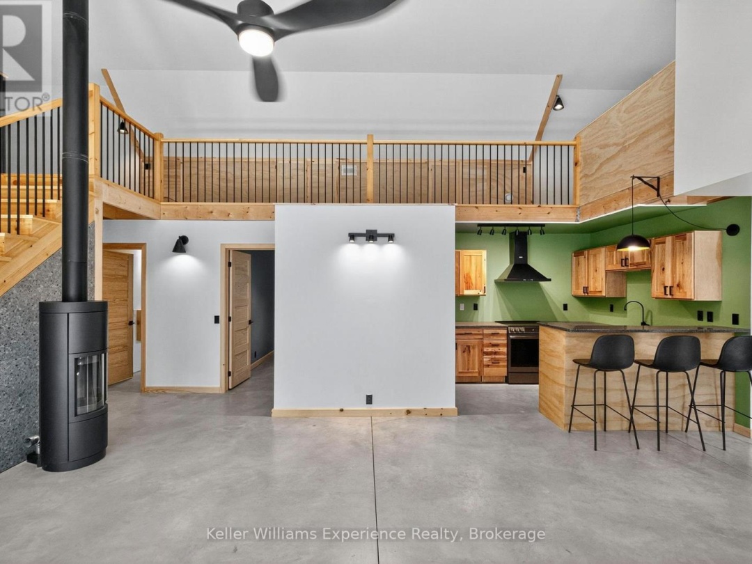 753 HONEY HARBOUR ROAD, 
