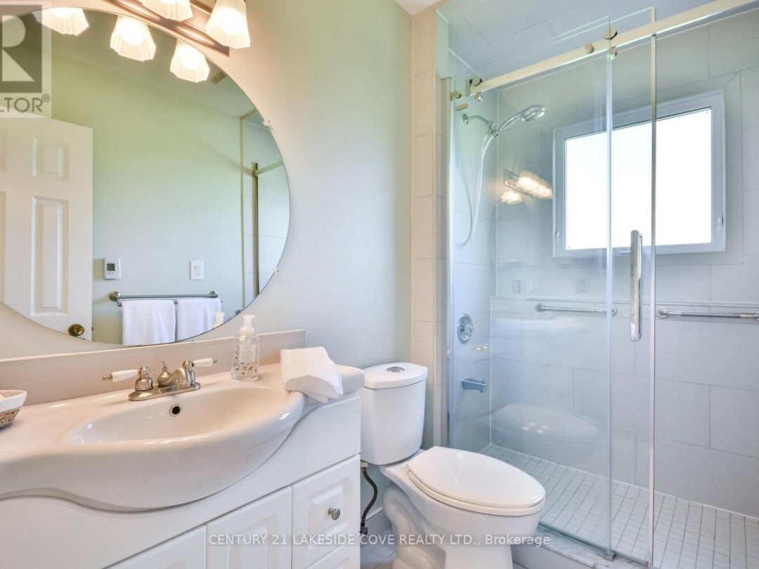 121 Bayshore Drive, Lake Simcoe