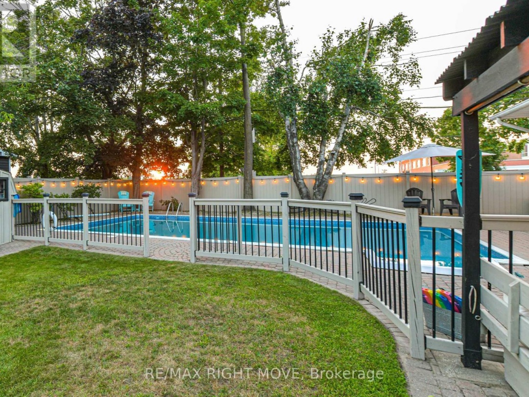 457 PETER STREET N, 