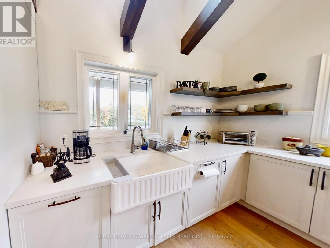 2501 Lakeshore Drive, Lake Simcoe