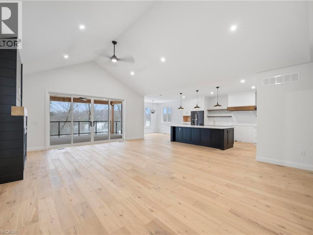 33 GLEN EAGLE Court, 