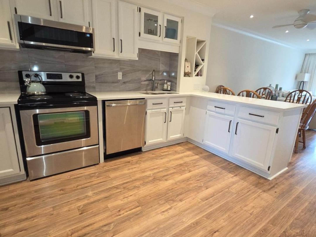 24 - 4 PARADISE BOULEVARD, Lake Simcoe