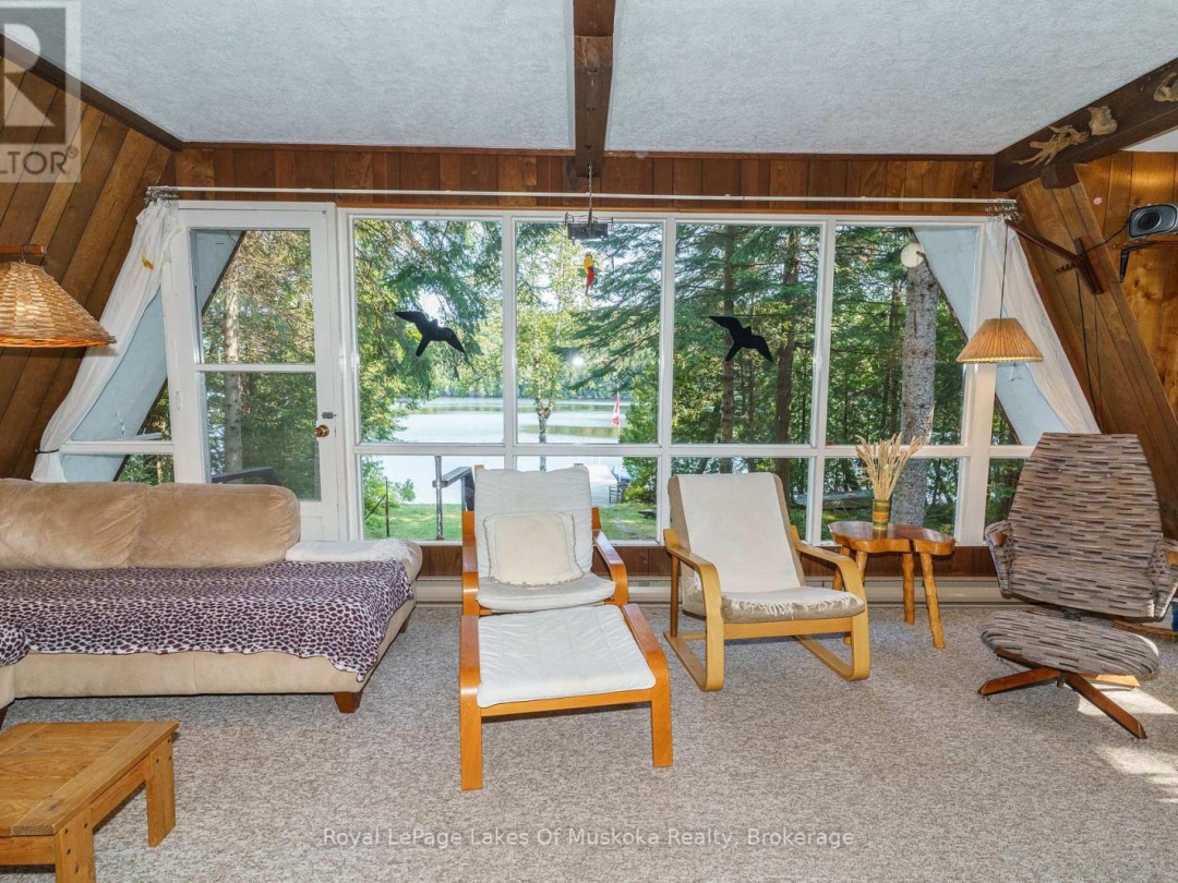 1363 West Oxbow Lake Road, Oxbow Lake