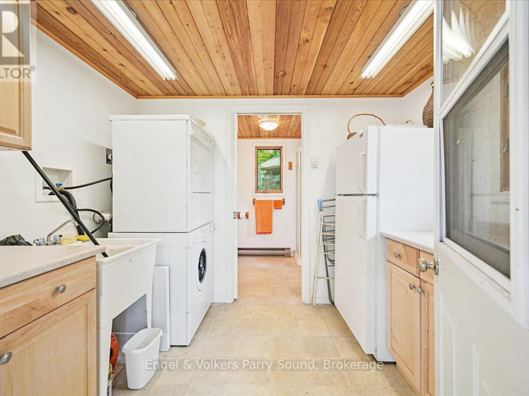 53 BIRDWOOD LANE, Harris Lake