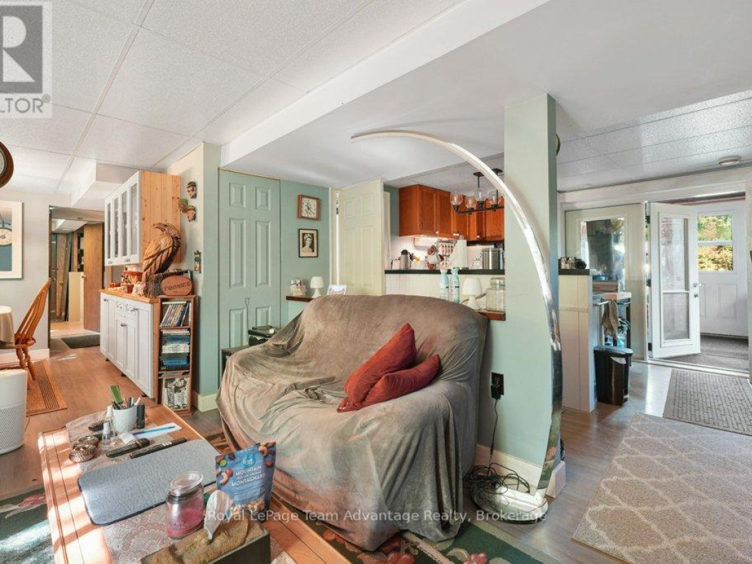 18 HORSESHOE LAKE ROAD, 