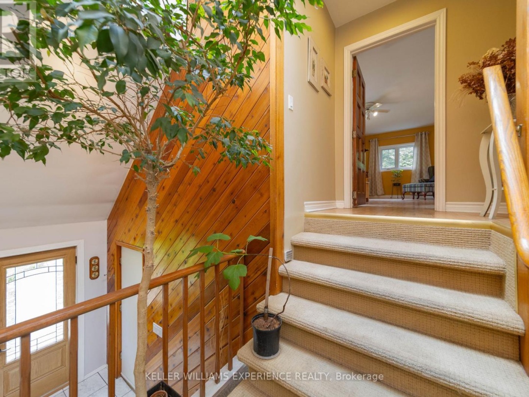 1936 Peninsula Point Road, Sparrow Lake