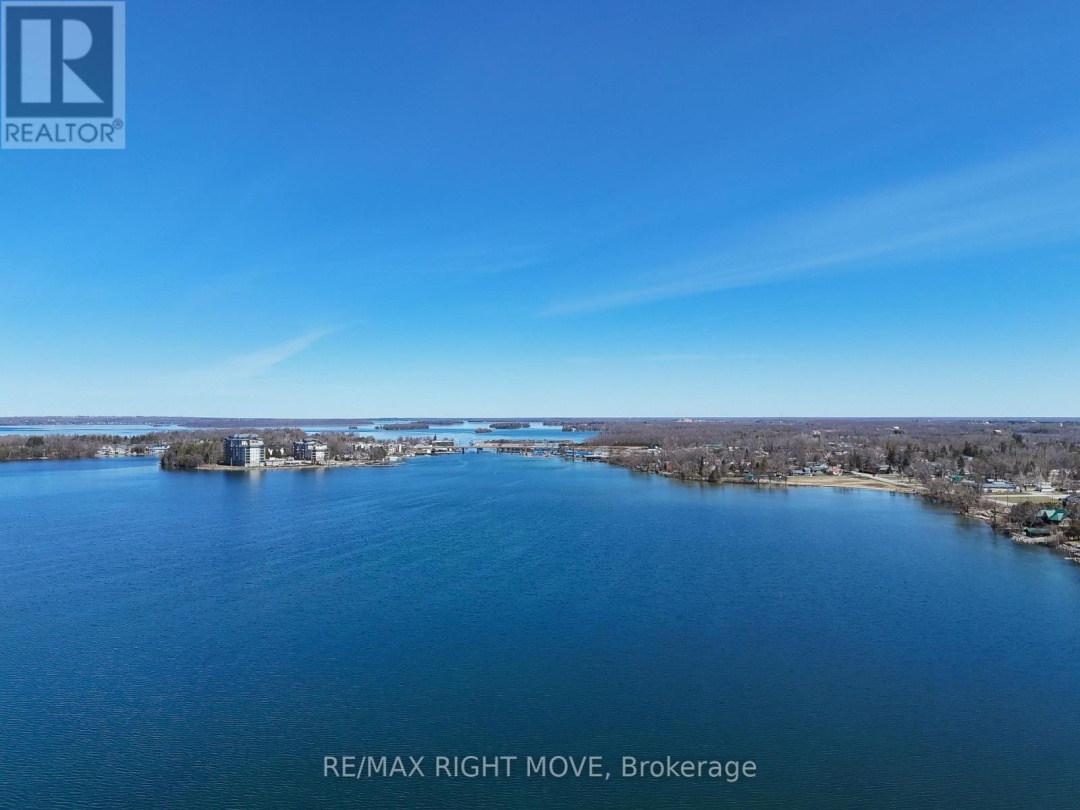 135 CREIGHTON STREET S, Lake Simcoe