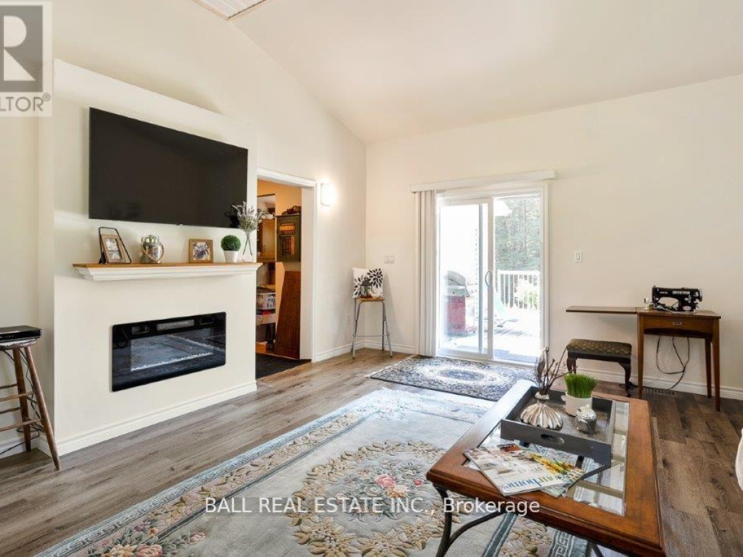 4263 LOOP ROAD, 
