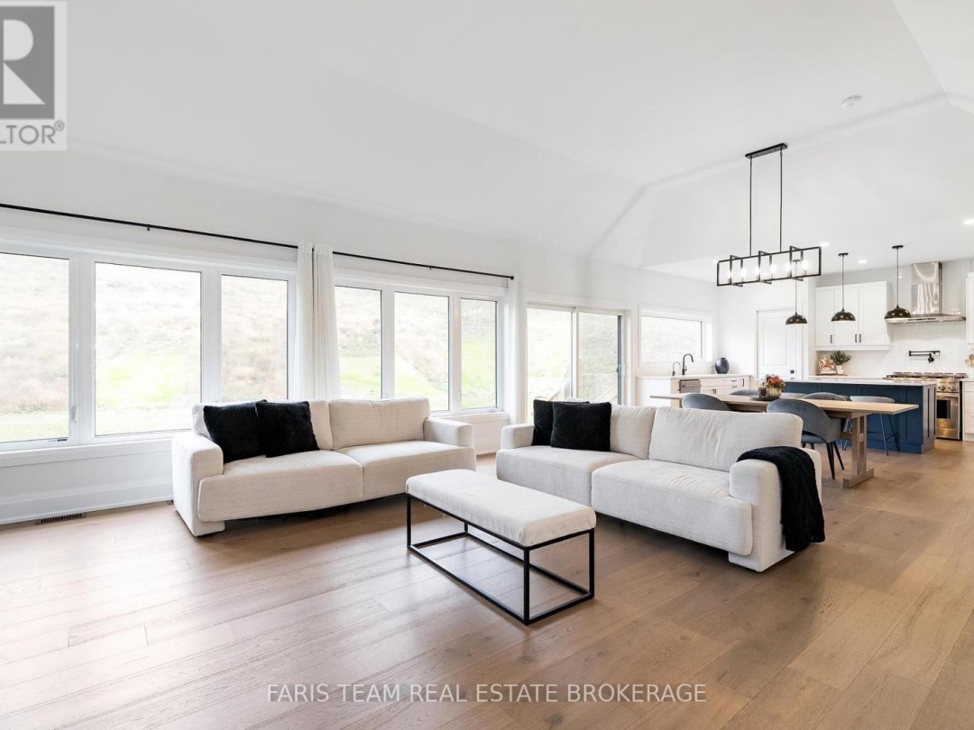 17 CLYDESDALE COURT, 