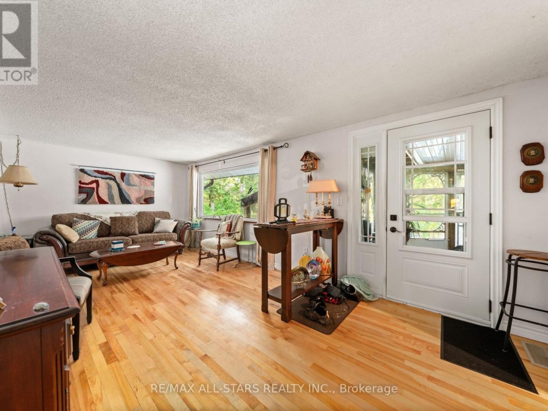 14 Wychwood Drive E, Sturgeon Lake
