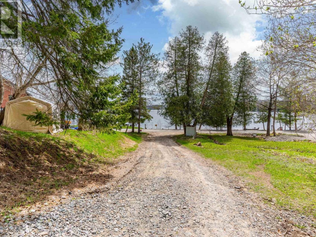 1093 Reynolds Road, Horseshoe Lake