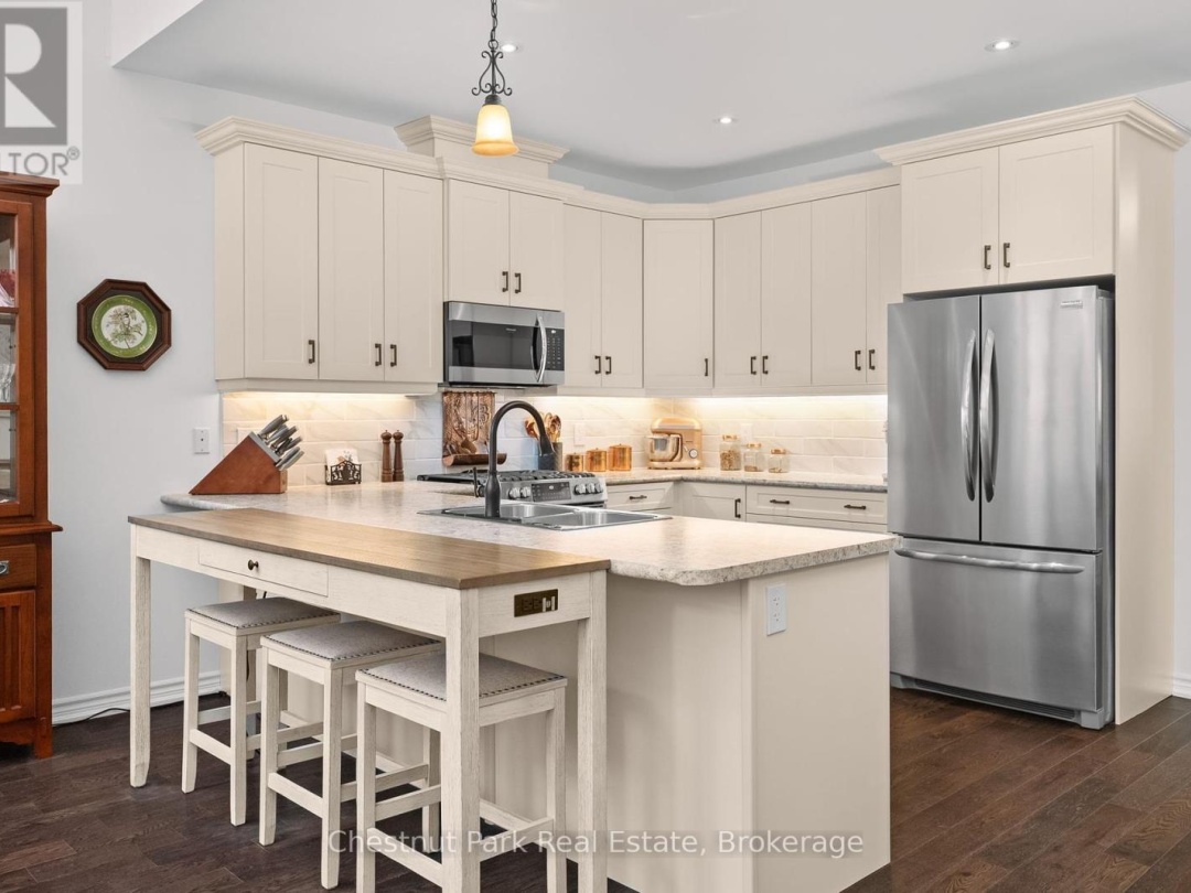 25 Durham Road, Muskoka River