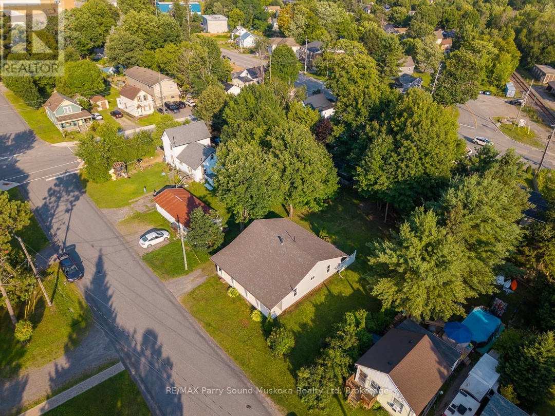 6 KITCHENER AVENUE, 