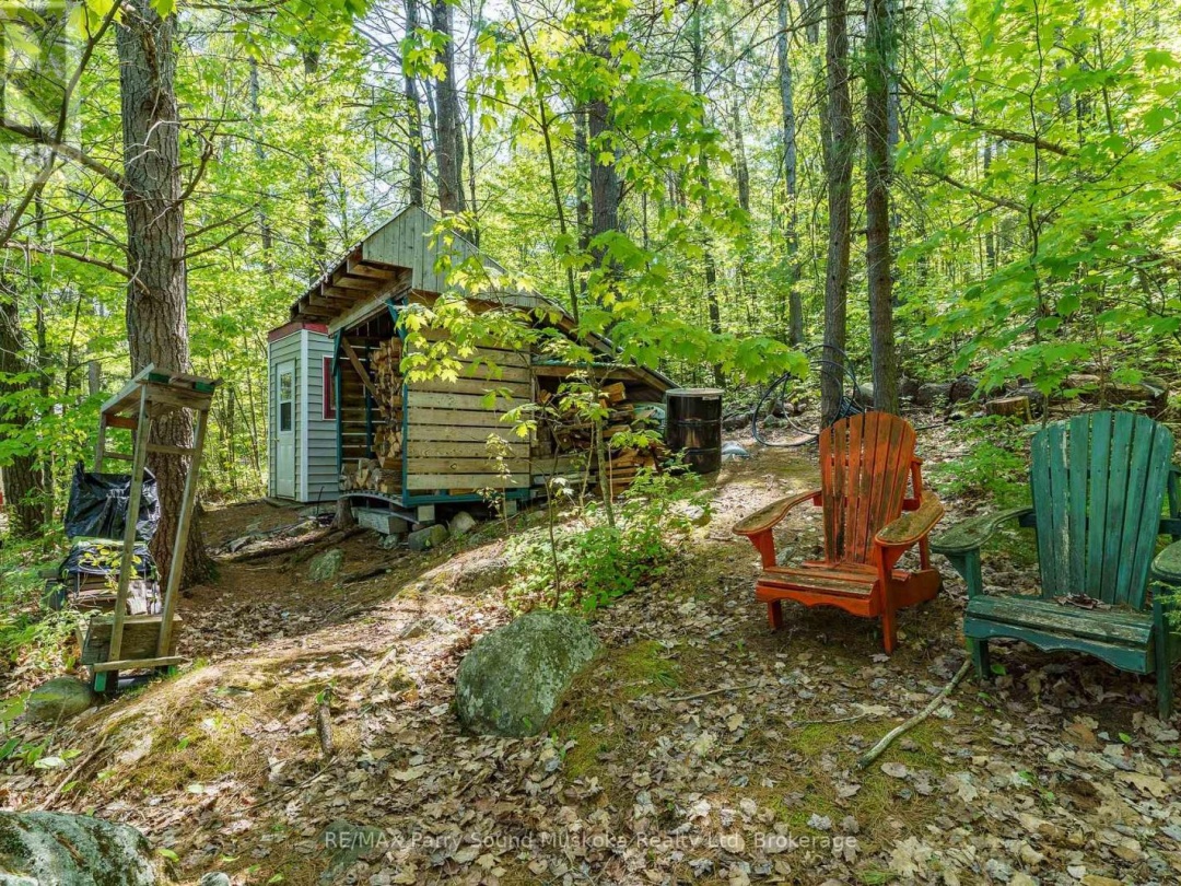 124 Healey Lake Water, Healey Lake