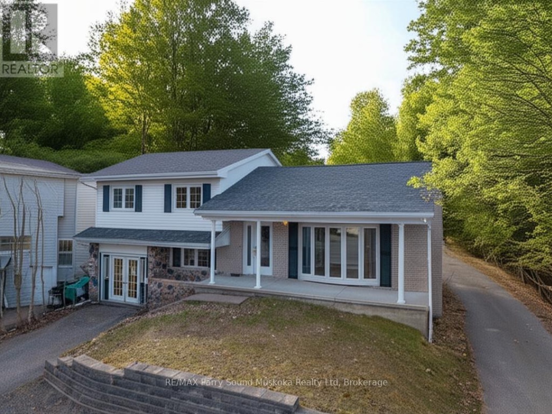2 WILLIAM STREET, Parry Sound