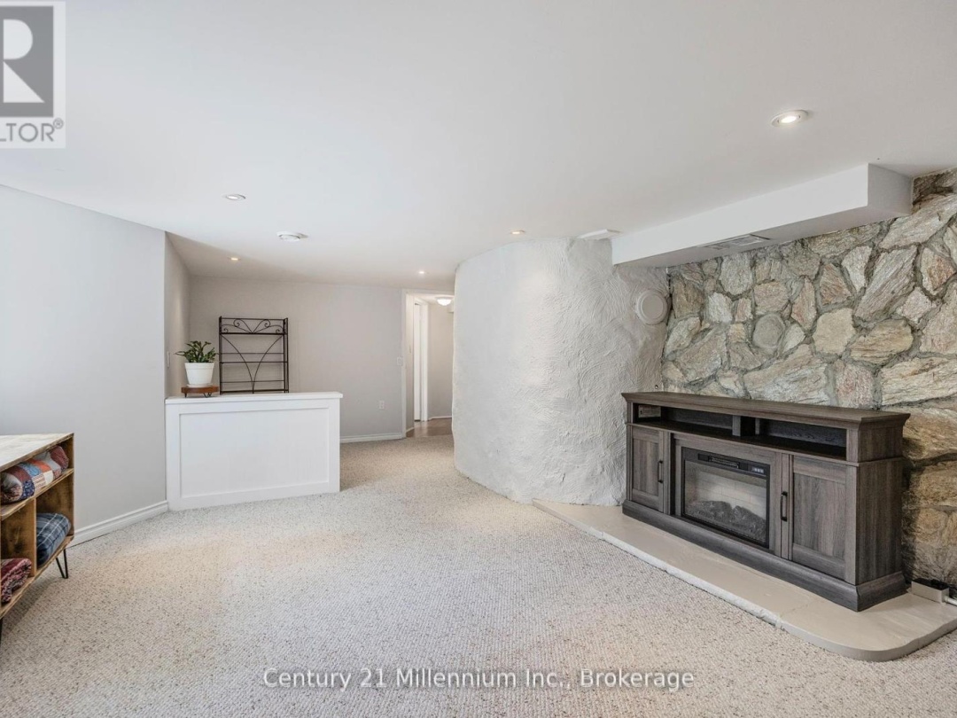100 MATCHEDASH STREET N, 