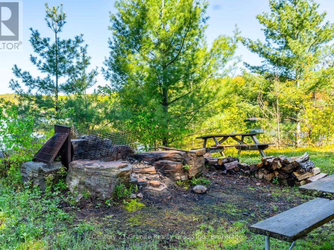 1226 TRAPLINE TRAIL, Bat Lake