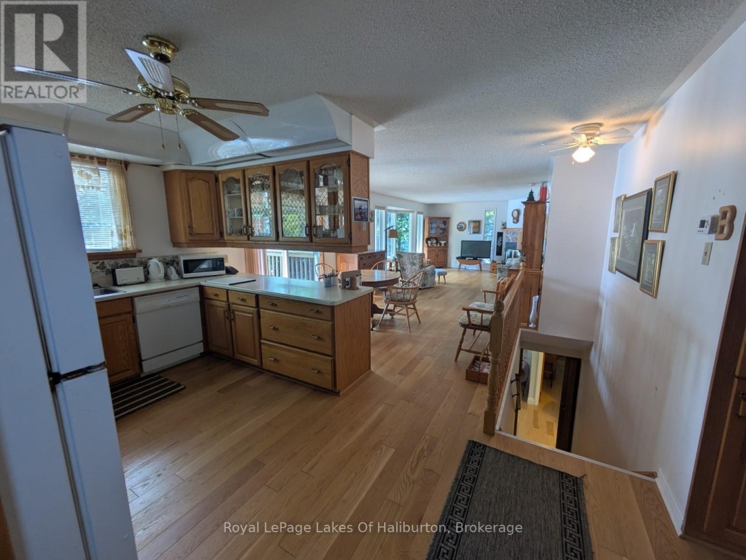 1051 AUTUMN LANE, 