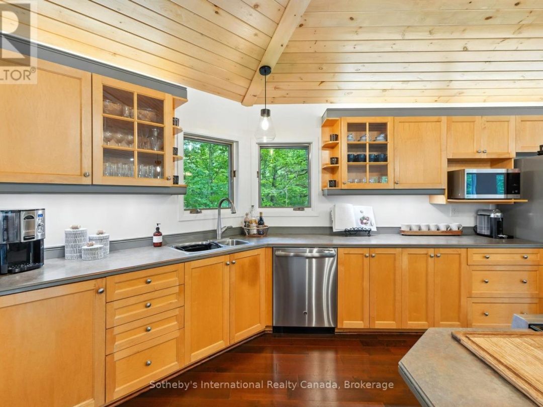 1060 NORTH KAHSHE LAKE ROAD, 