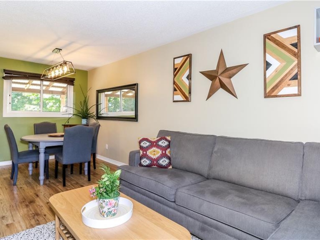 1 LAKEVIEW Drive, 