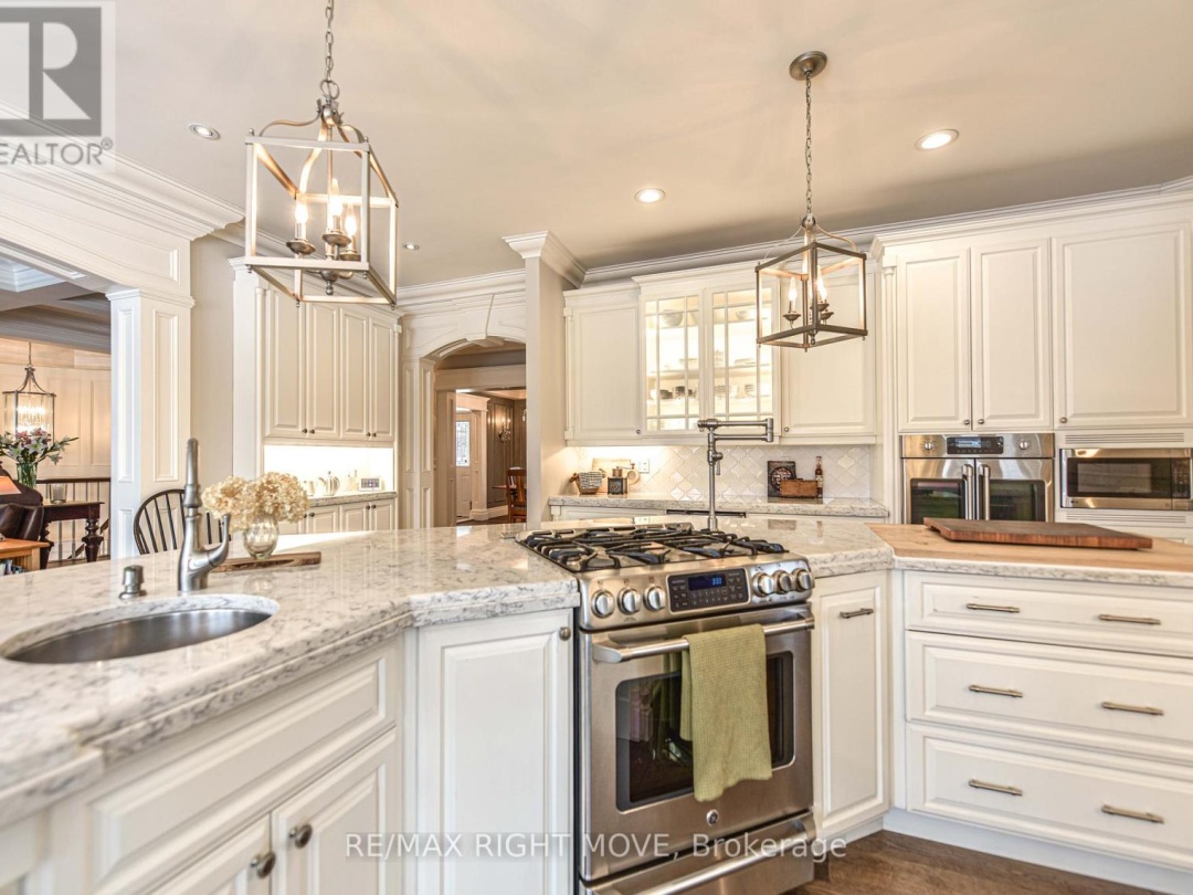 1263 Hawk Ridge Crescent, Severn