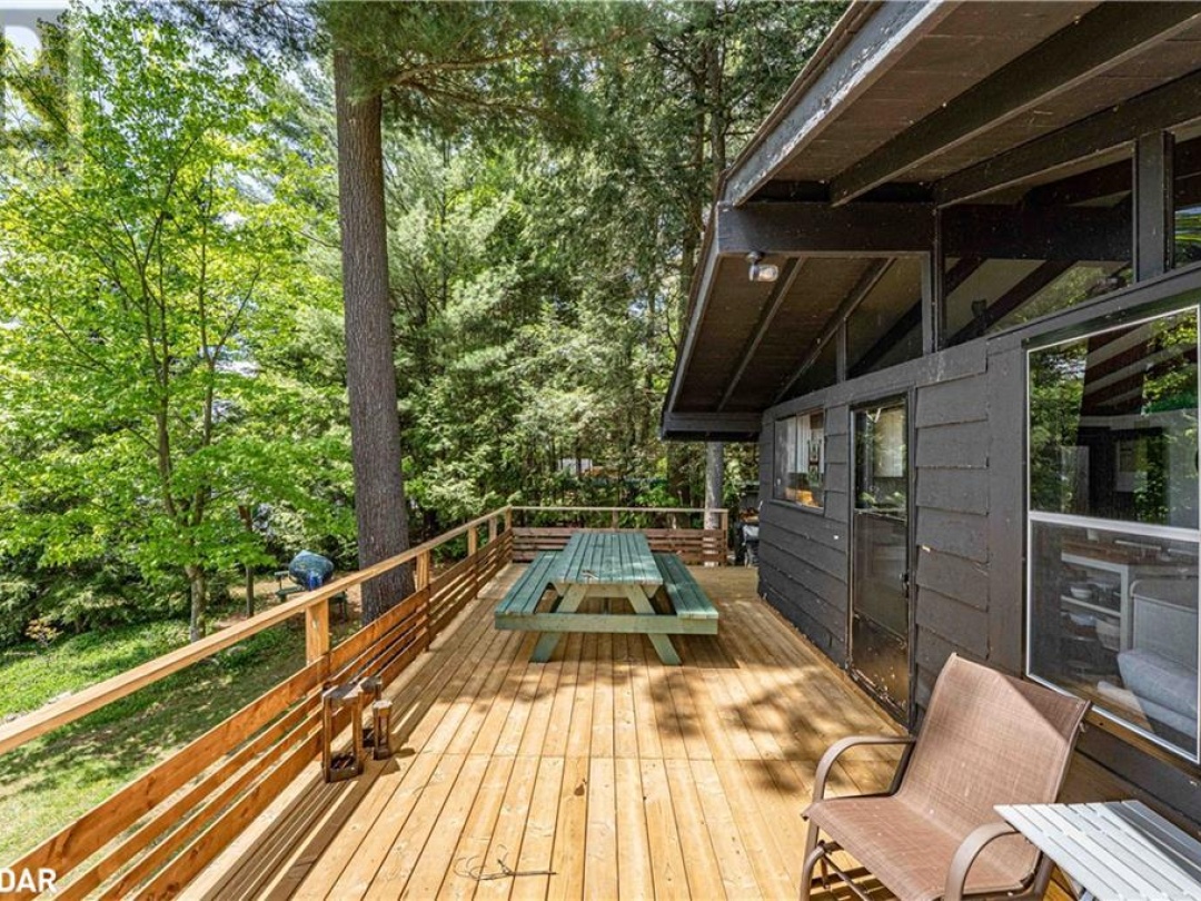 228 Macbeth Island Island, Wood Lake