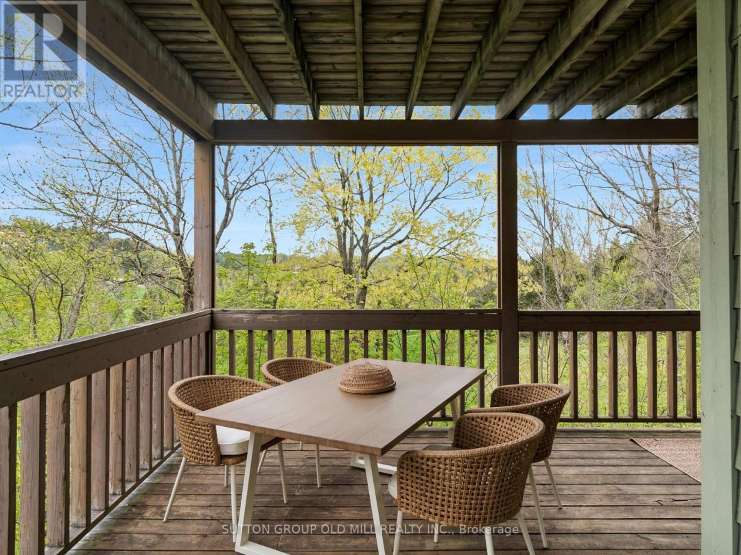 203 26 Deerhurst Drive, Peninsula Lake