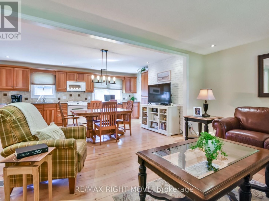 2009 MARCHMONT ROAD, 