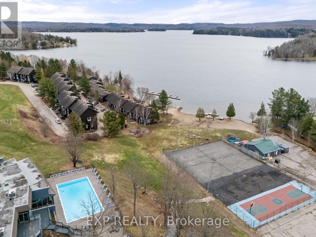6 12 Turner Drive, Peninsula Lake