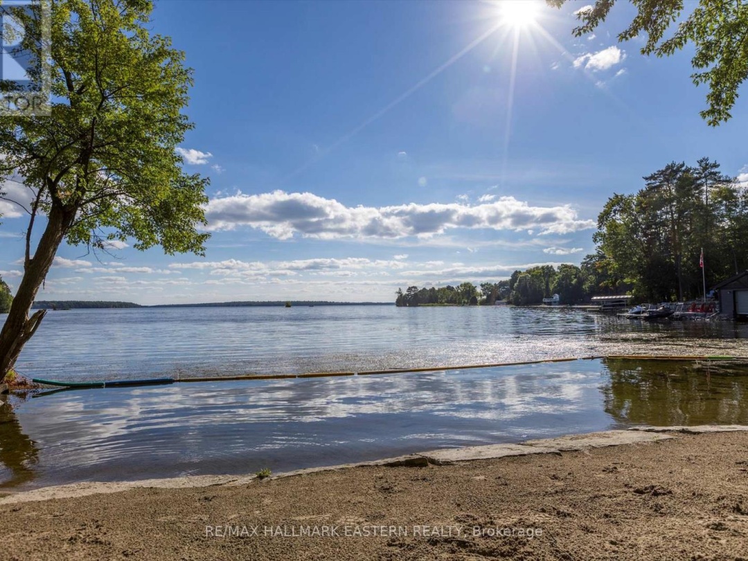 107 Pirates Glen Drive, Pigeon Lake