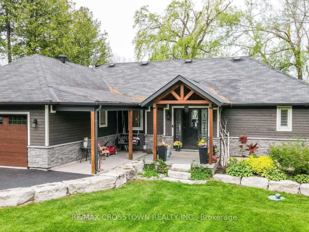 241 Eight Mile Point Road, Lake Simcoe